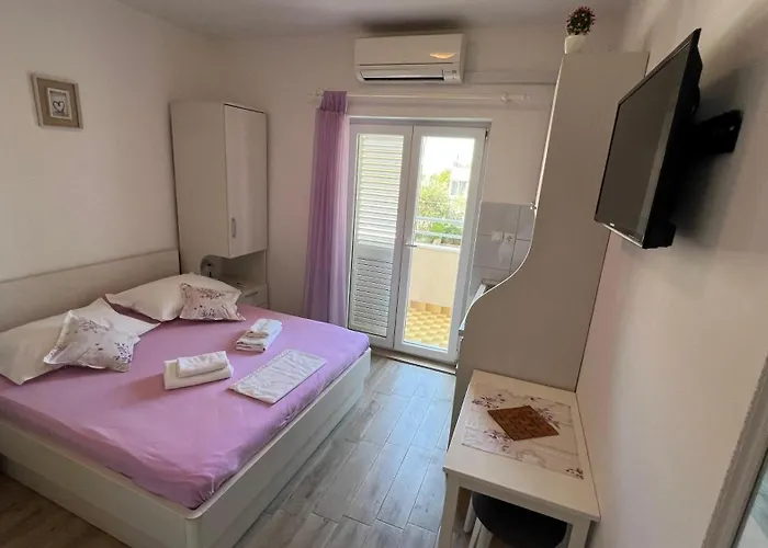 Riba Гостьовий будинок Макарська