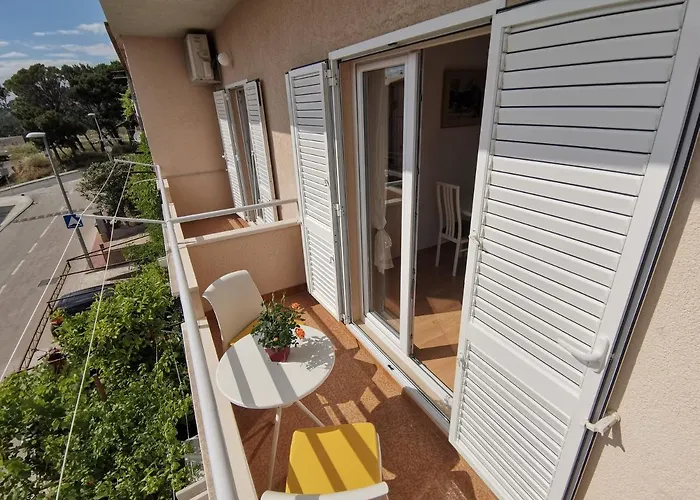Riba 3* Makarska