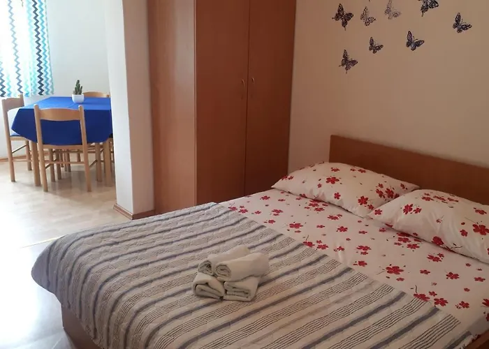 Riba 3* Makarska